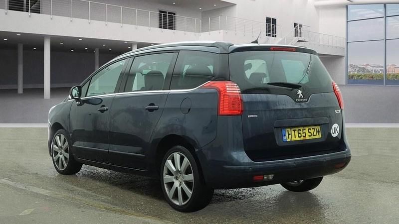 Used Peugeot 5008 Allure 120 HP (88 kW) 2016 Blue MPV