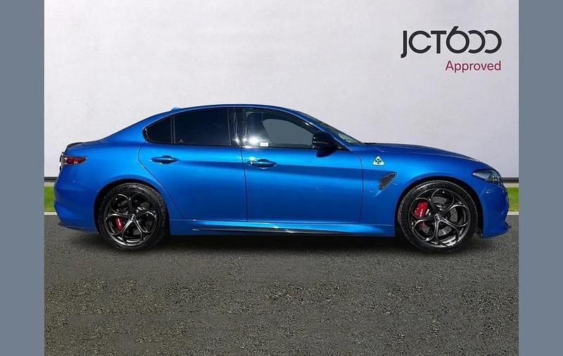 Used Alfa Romeo Giulia Quadrifoglio 520 HP (382 kW) 2023 Blue Sedan