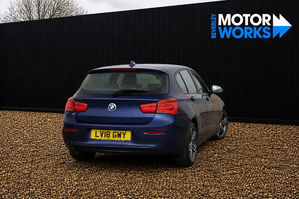 Usado BMW 118 Sport Line 2018 Azul Citadino