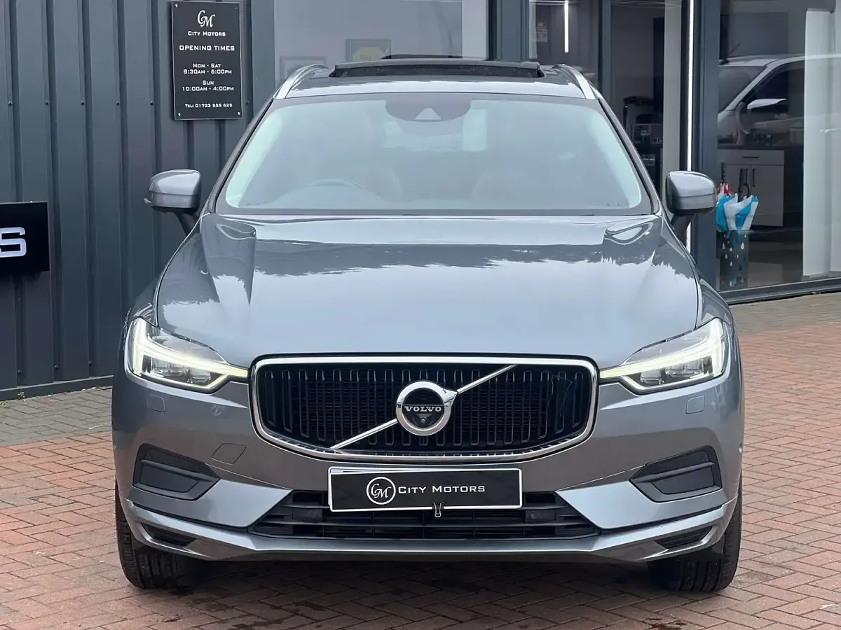 Used Volvo XC60 Momentum 190 HP (139 kW) 2018 Grey SUV