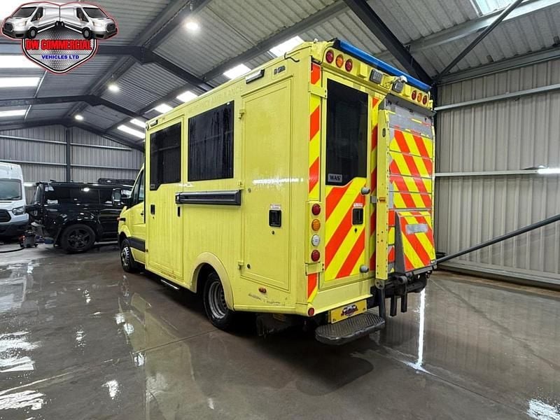 Usado Mercedes Sprinter 190 HP (139 kW) 2015 Amarelo