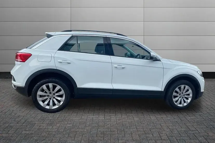 Used VW T-Roc SE 148 HP (108 kW) 2018 Pure white SUV