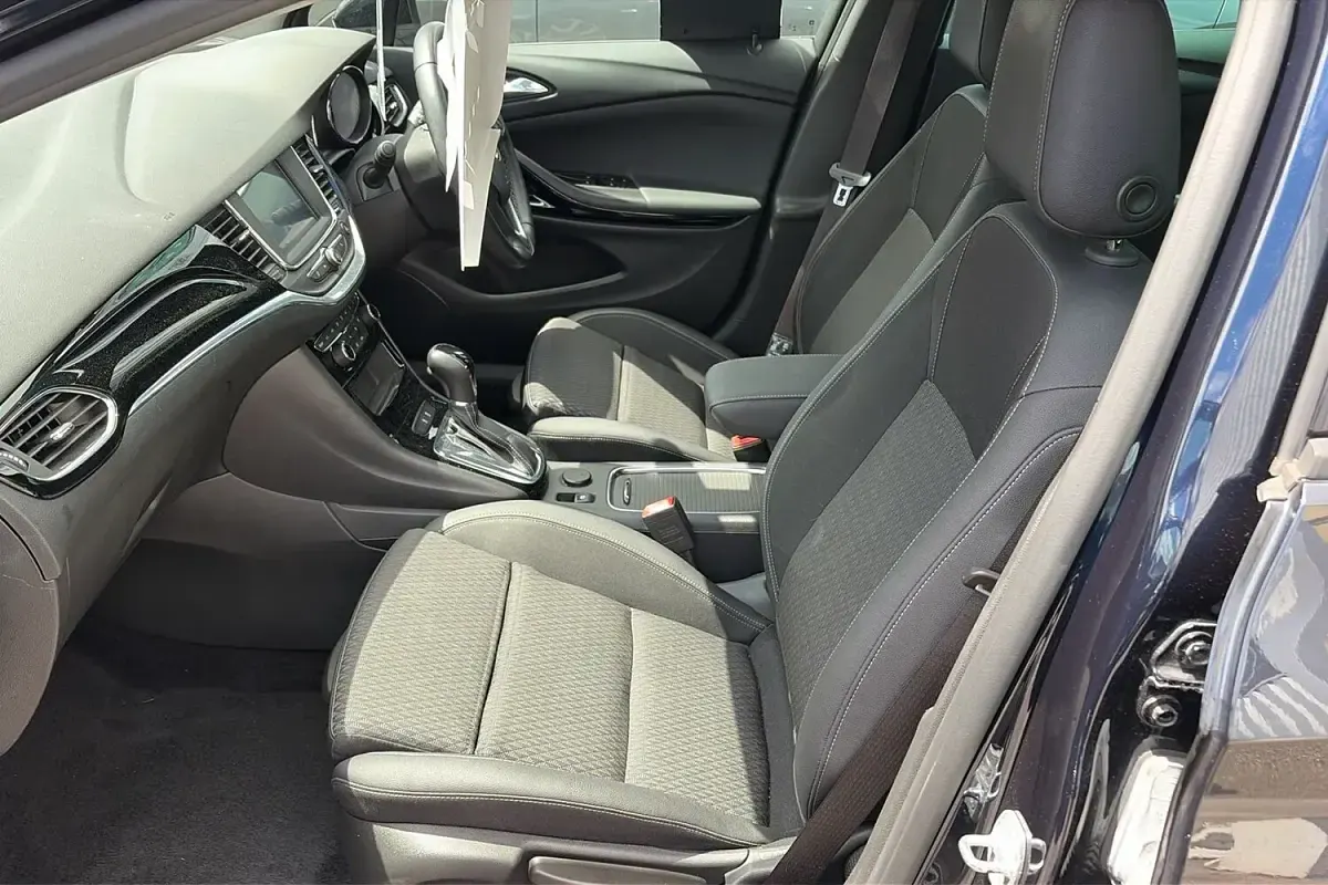 Used Vauxhall Astra S 150 HP (110 kW) 2019 Blue Hatchback