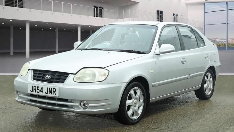 Used Hyundai Accent 2005 Silver Hatchback
