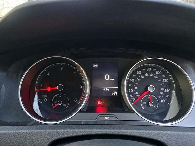 Used VW Golf VII SE 115 HP (84 kW) 2019 White Estate