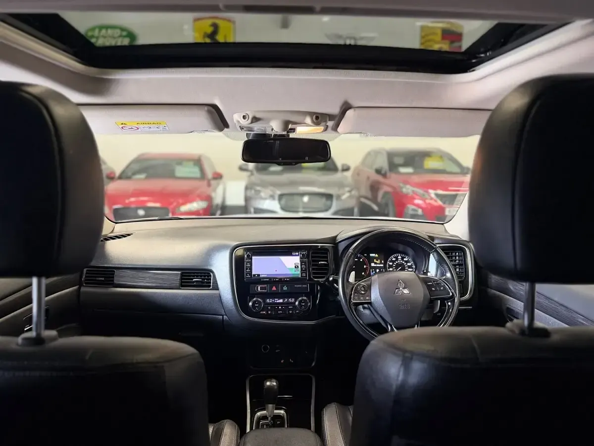 Used Mitsubishi Outlander 147 HP (108 kW) 2018 White SUV