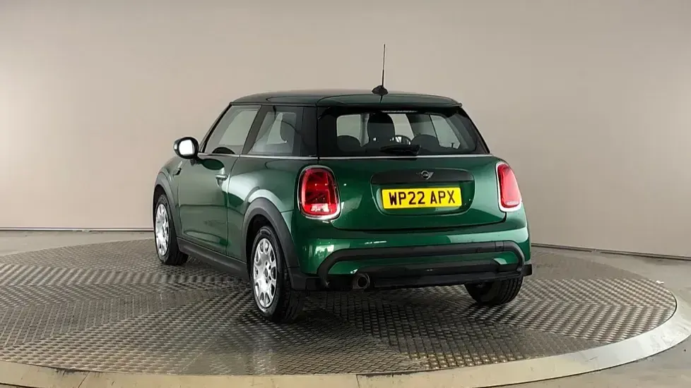 Used Mini ONE Classic 101 HP (74 kW) 2022 Green Hatchback