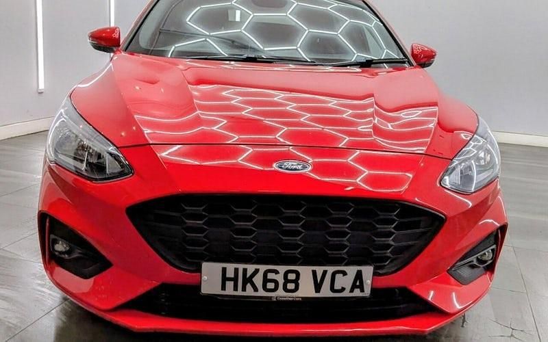 Used Ford Focus ST-Line X 120 HP (88 kW) 2019 Red Estate