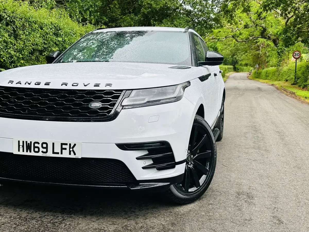 Used Land Rover Range Rover Velar SE Dynamic 2019 White SUV