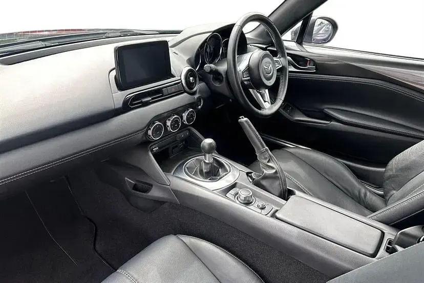 Used Mazda MX5 Inclusive 184 HP (135 kW) 2021 Machine grey Cabriolet