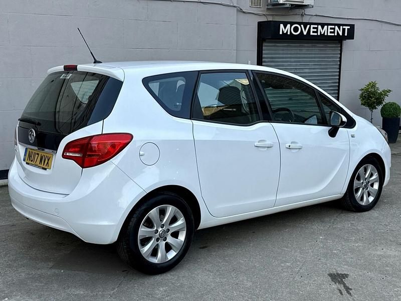 Second-hand Vauxhall Meriva 2017 Alb Monovolum