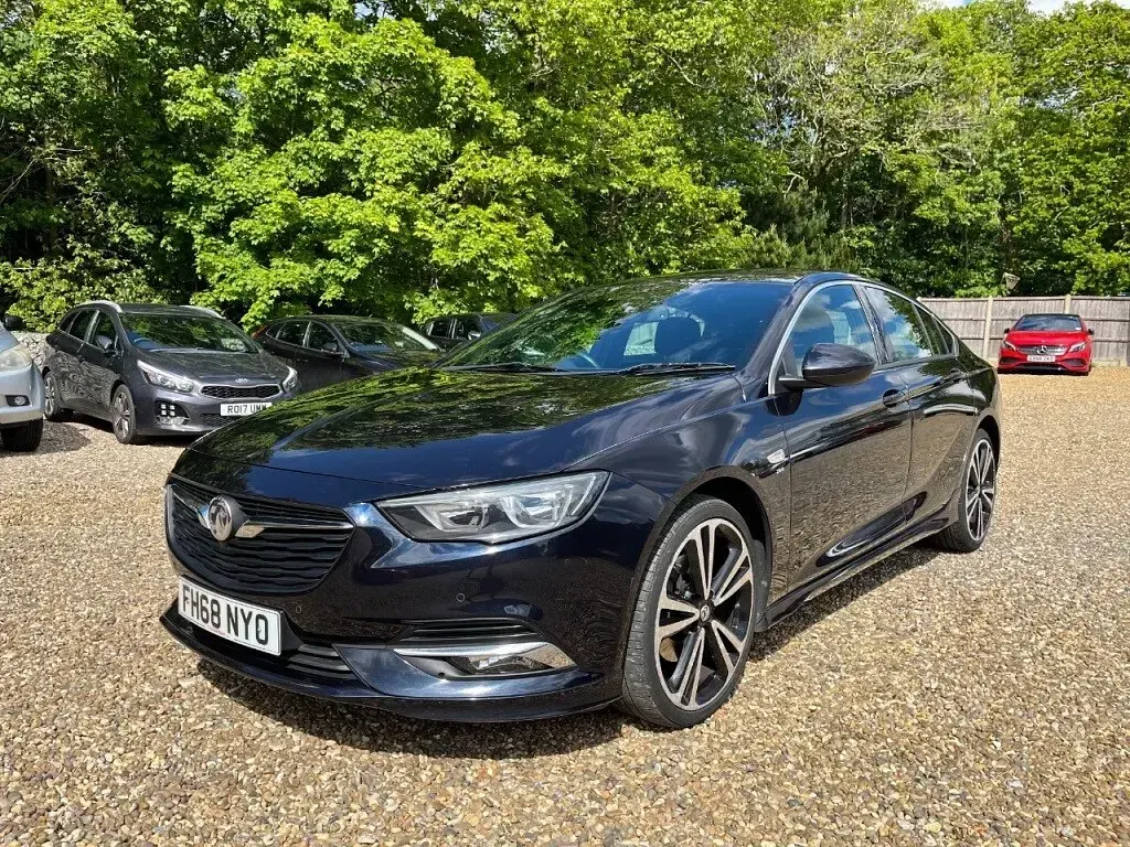 Używany Vauxhall Insignia SRi 170 KM (125 kW) 2019 Niebieski Hatchback