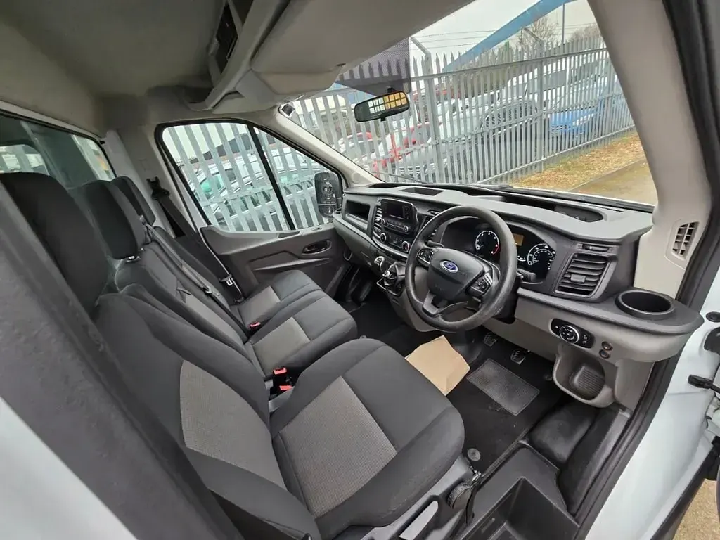Usado Ford Transit 130 HP (95 kW) 2023 Branco Cabrios