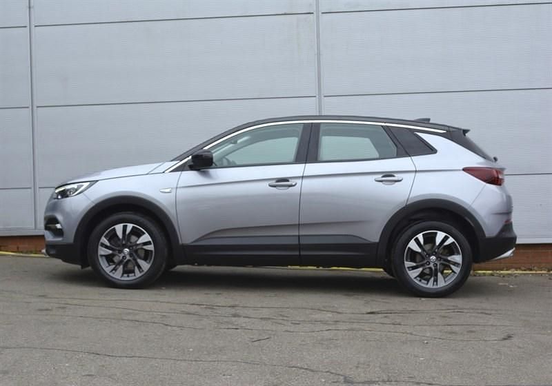 Used Vauxhall Grandland X Sport 130 HP (95 kW) 2019 Grey SUV