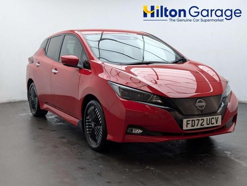 Used Nissan Leaf Tekna 110 kW (150 HP) 2022 Red Hatchback