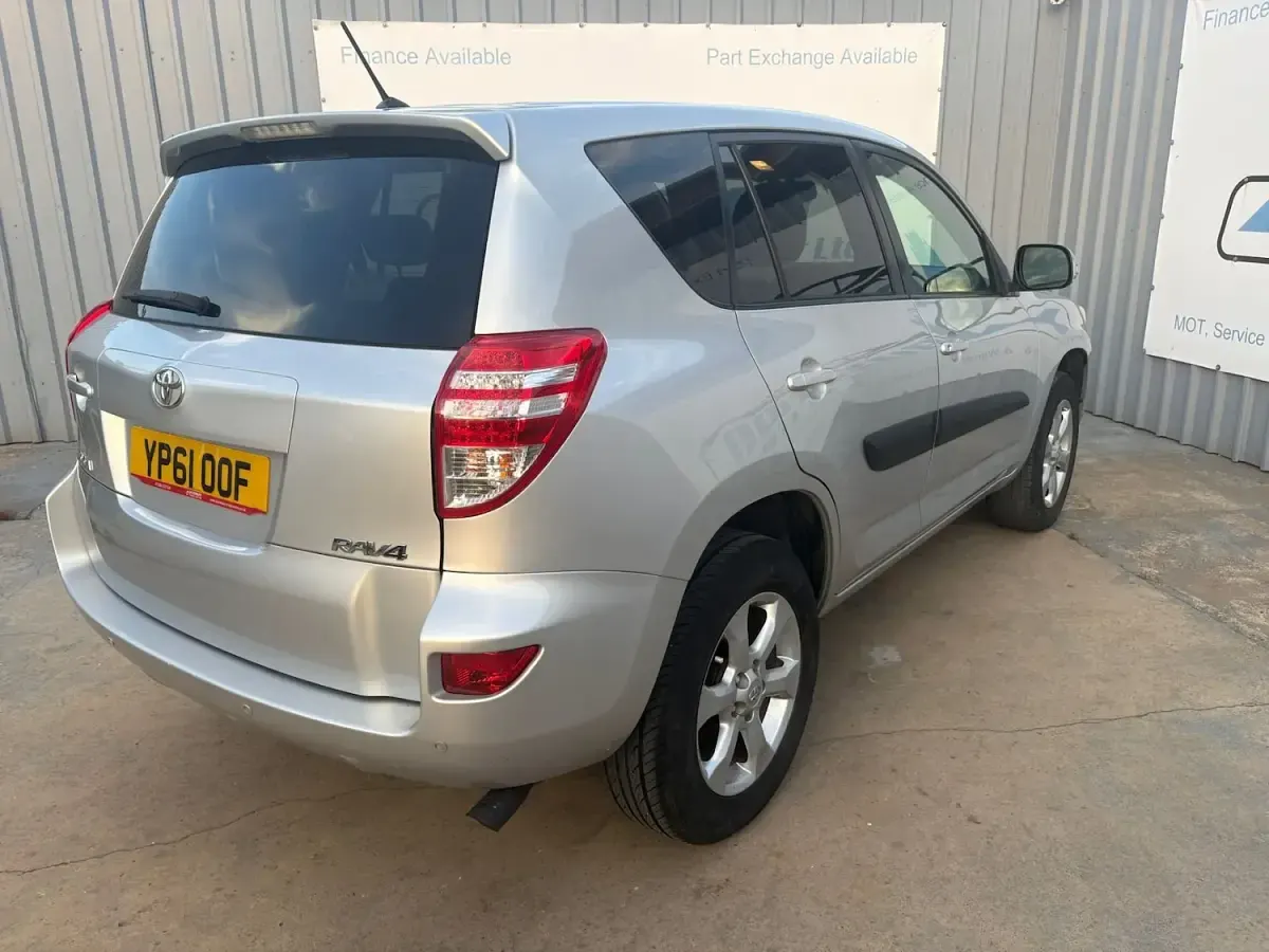 Used Toyota RAV4 150 HP (110 kW) 2011 Silver SUV