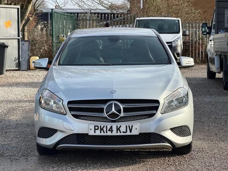 Used Mercedes A180 SE 122 HP (89 kW) 2014 Silver Hatchback