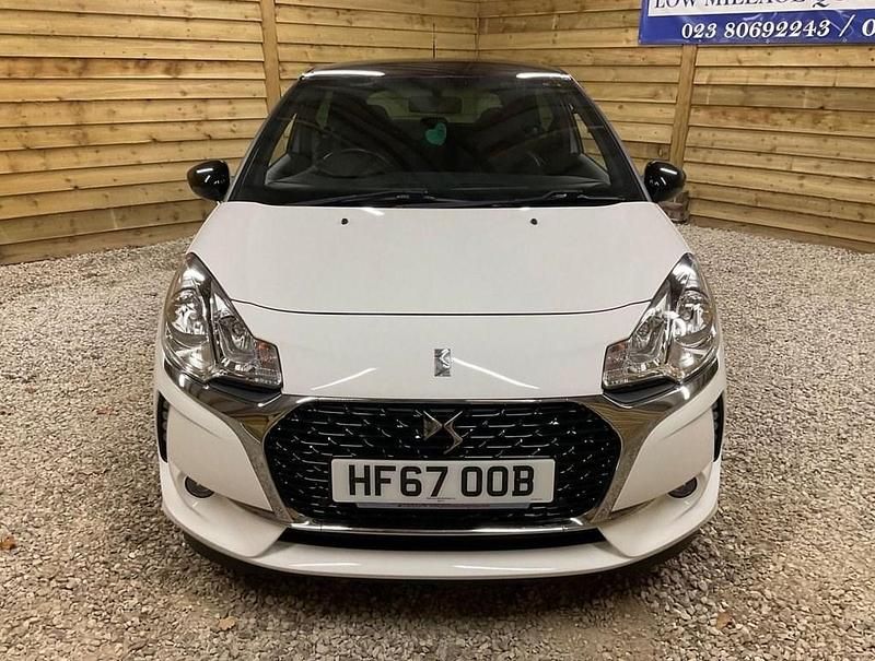Used DS Automobiles DS3 Connected Chic 82 HP (60 kW) 2017 White Hatchback