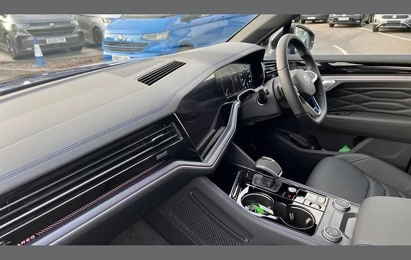 Used VW Touareg R 462 HP (339 kW) 2025 Lapiz blue SUV