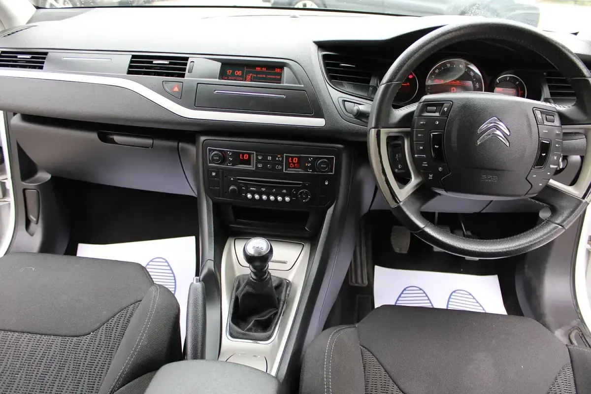 Used Citroën C5 VTR Sport 160 HP (117 kW) 2014 White Sedan
