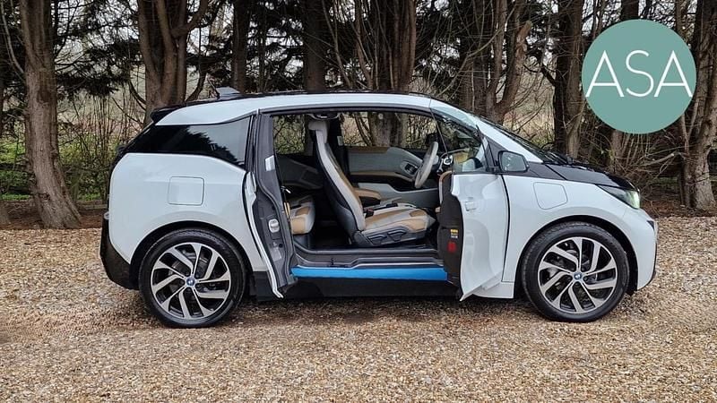 Used BMW i3 Advantage 170 HP (125 kW) 2017 White Hatchback