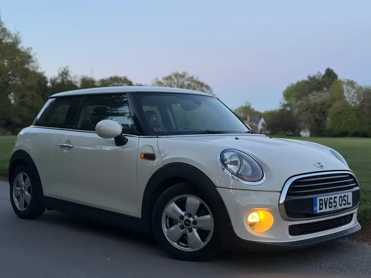 Used Mini Cooper D Hatch 116 HP (85 kW) 2015 White Hatchback