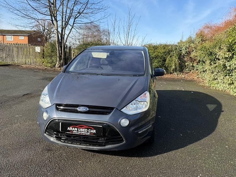 Begagnad Ford S-MAX Titanium 2014 Grå Minibuss