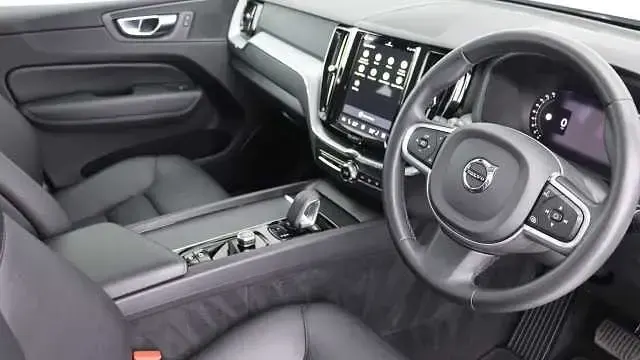 Used Volvo XC60 Momentum 250 HP (183 kW) 2022 SUV