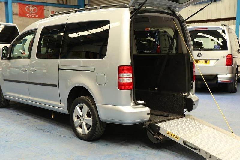 Used VW Caddy 102 HP (75 kW) 2015 Silver MPV
