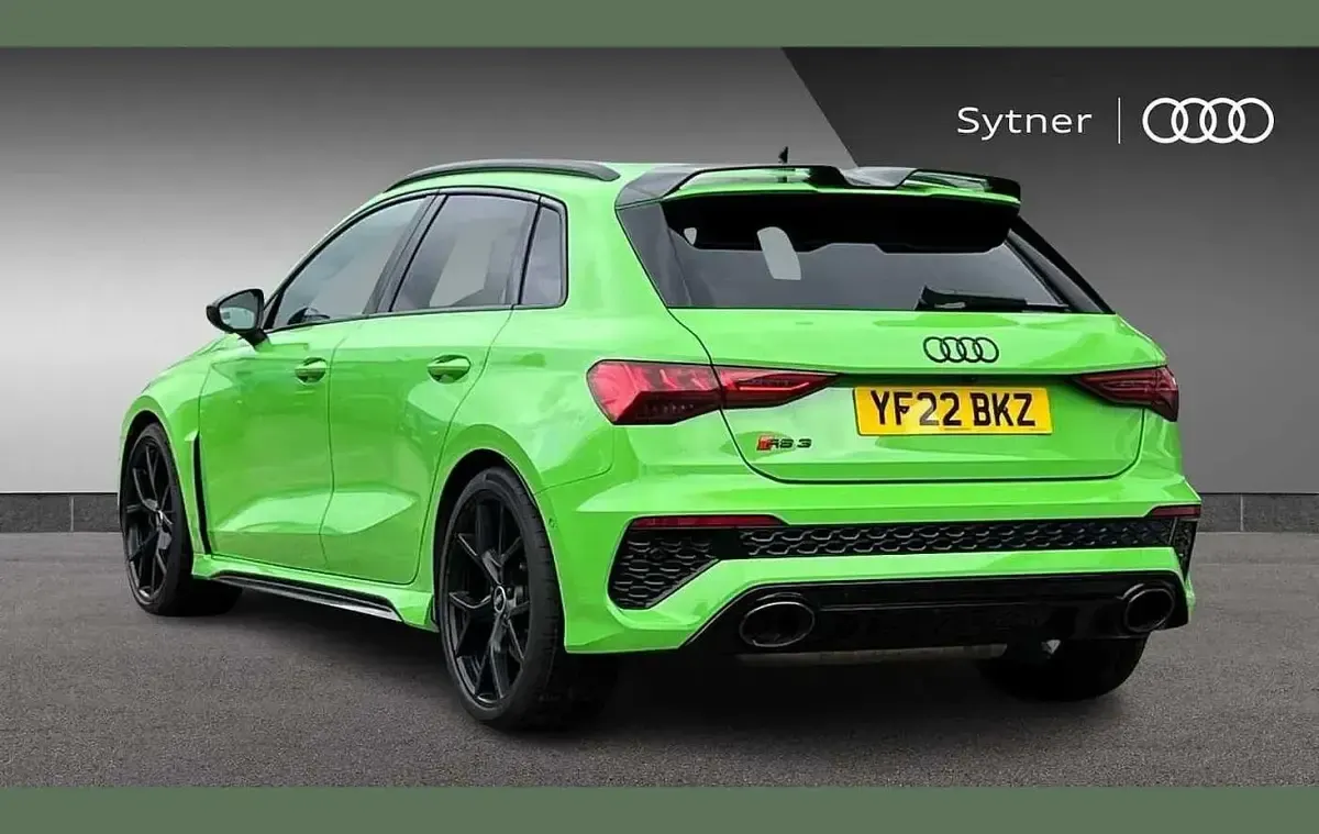 Usado Audi RS3 Sport 400 CV (294 kW) 2022 Verde Berlina