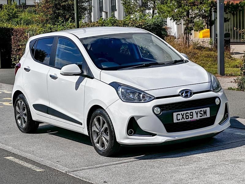 White Used 2019 Hyundai i10 Premium SE Hatchback | £12,995 (Fair price) - Image 1/4