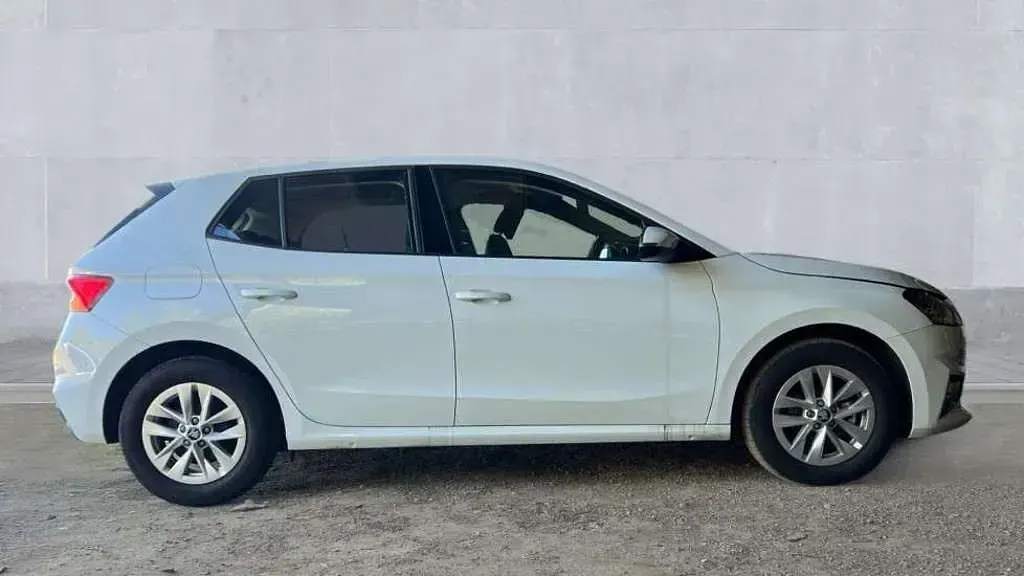 Used Skoda Fabia SE 95 HP (69 kW) 2025 White Hatchback