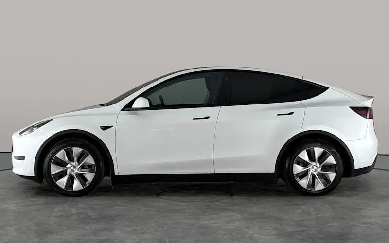 Used Tesla Model Y Standard Range 254 kW (346 HP) 2023 White SUV