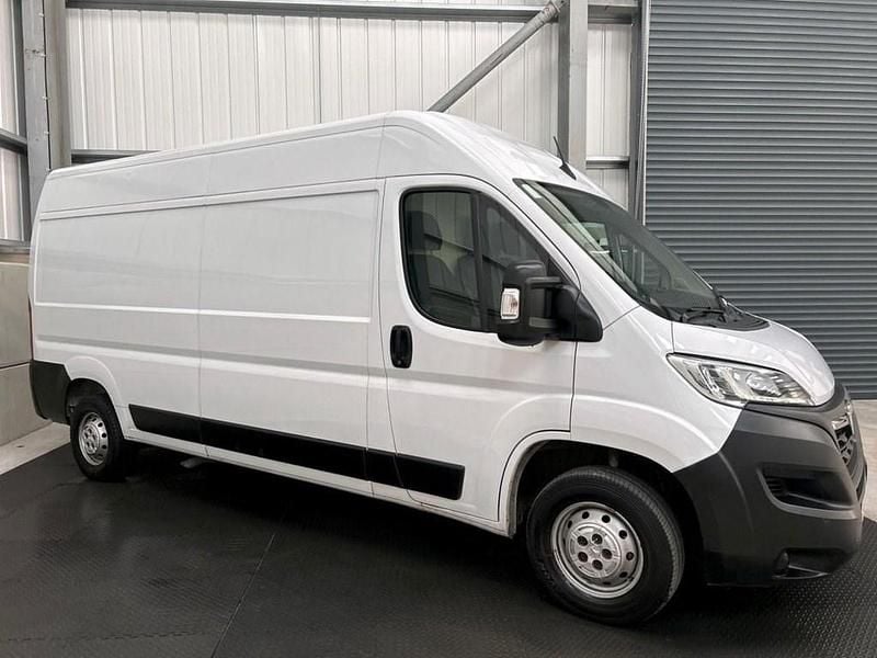 Used Vauxhall Movano 140 HP (102 kW) 2023 White