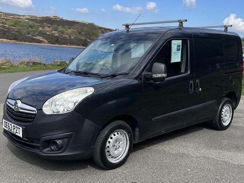 Second-hand Vauxhall Combo 2014 Negru Monovolum