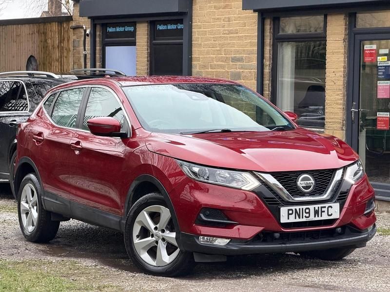 Used Nissan Qashqai Acenta Premium 2019 Red SUV