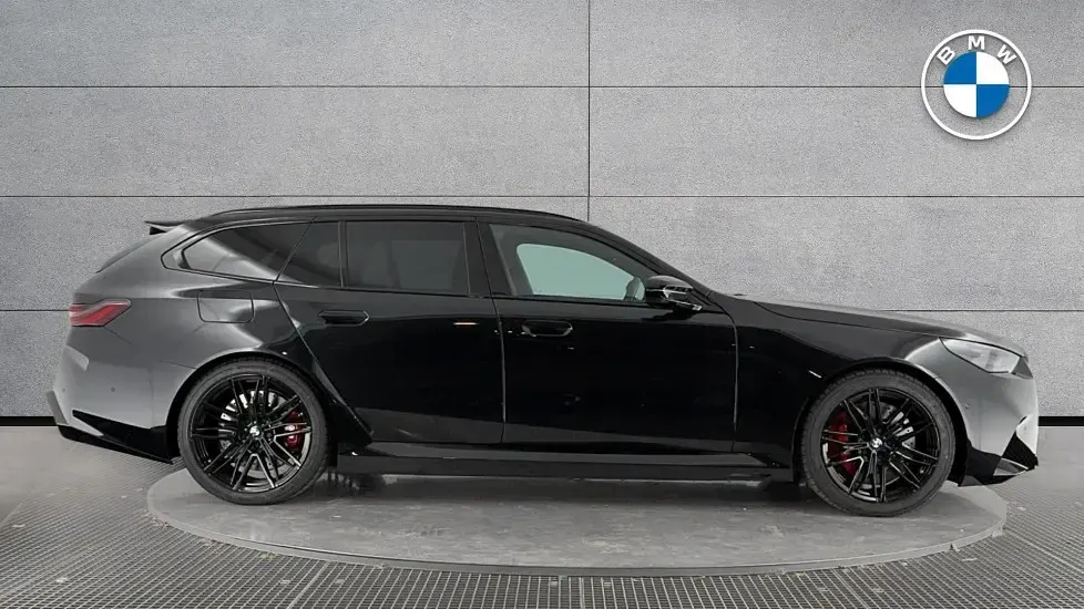 Used BMW M5 Comfort Edition 717 HP (527 kW) 2026 Black Estate