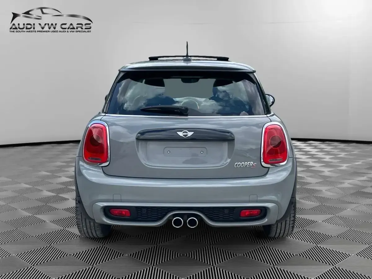 Begagnad Mini Cooper S Hatch 2014 Grå Halvkombi
