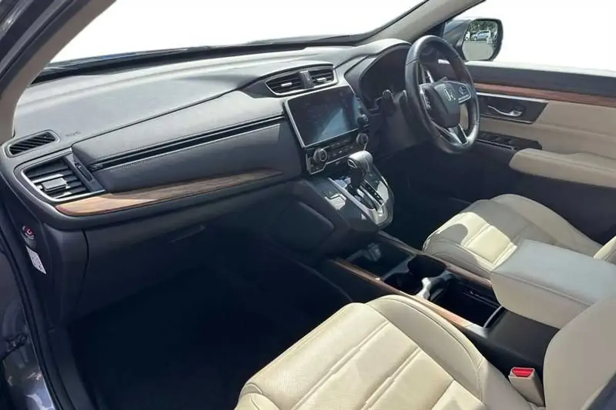 Used Honda CR-V SR 193 HP (141 kW) 2019 Modern steel SUV