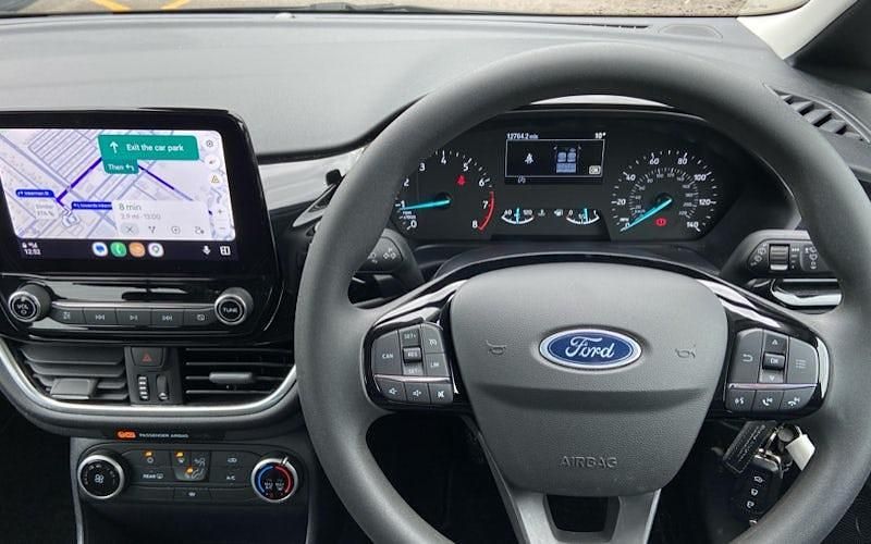 Second-hand Ford Fiesta Trend 101 CP (74 kW) 2022 Albastru Hatchback