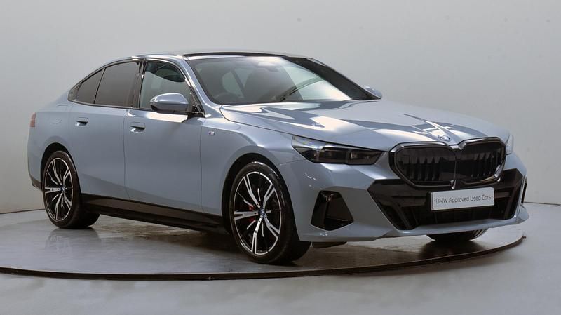 Grey Used 2025 BMW 550e M Sport | £62,995 (Super price) - Image 1/4
