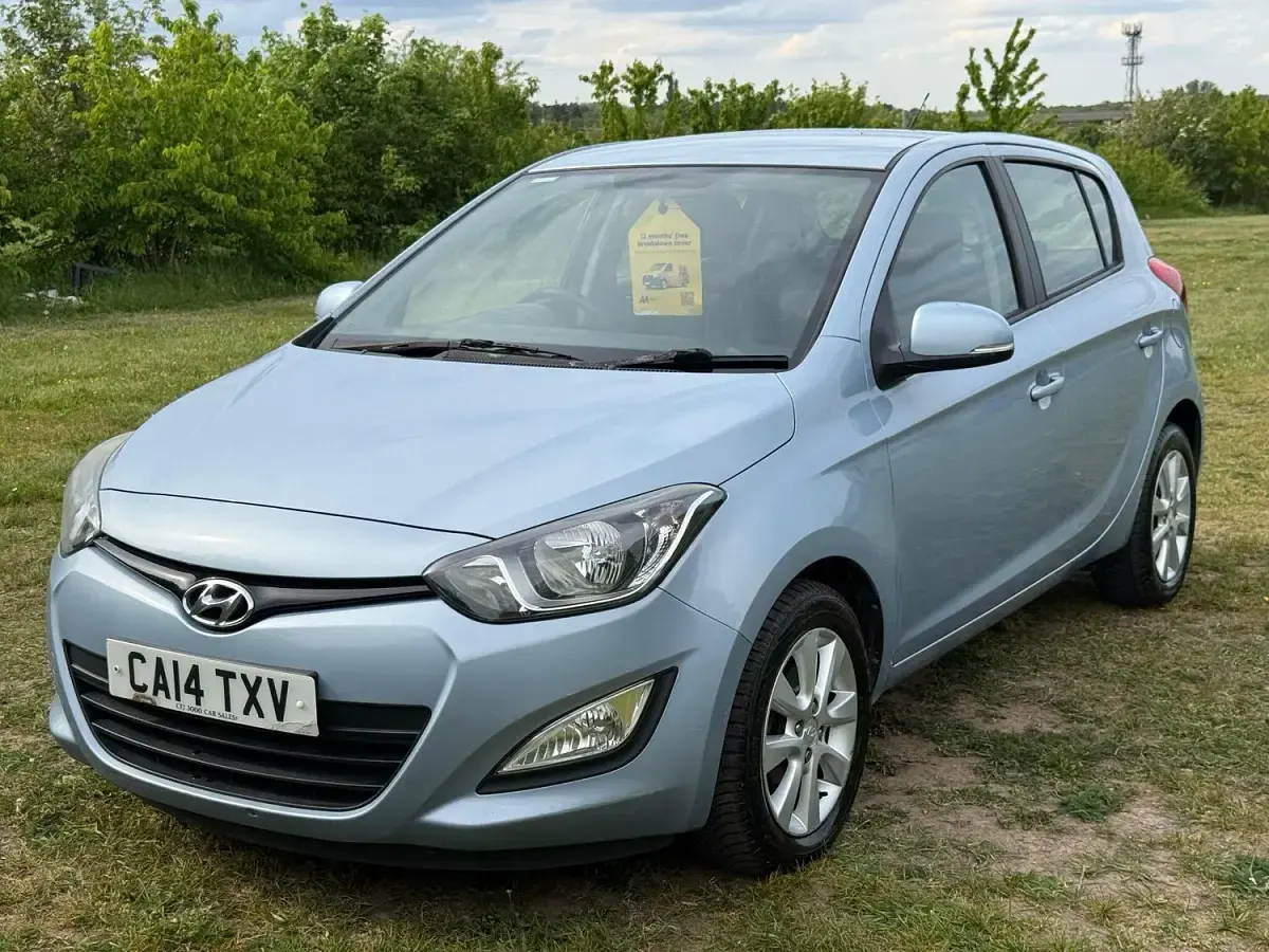 Used Hyundai i20 Active 100 HP (73 kW) 2014 Blue Hatchback