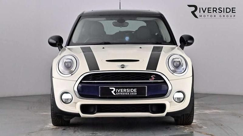 Used Mini Cooper S Hatch 170 HP (125 kW) 2017 White Hatchback