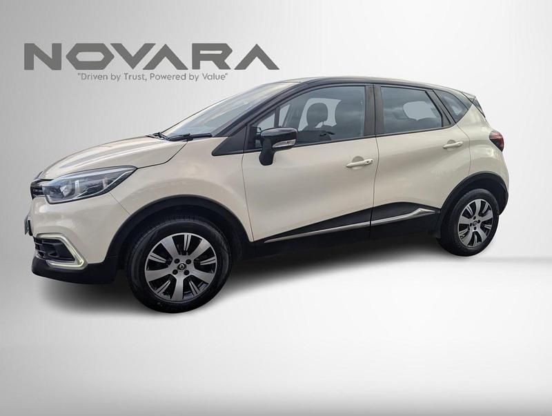 Used Renault Captur Play 90 HP (66 kW) 2018 Cream/black SUV