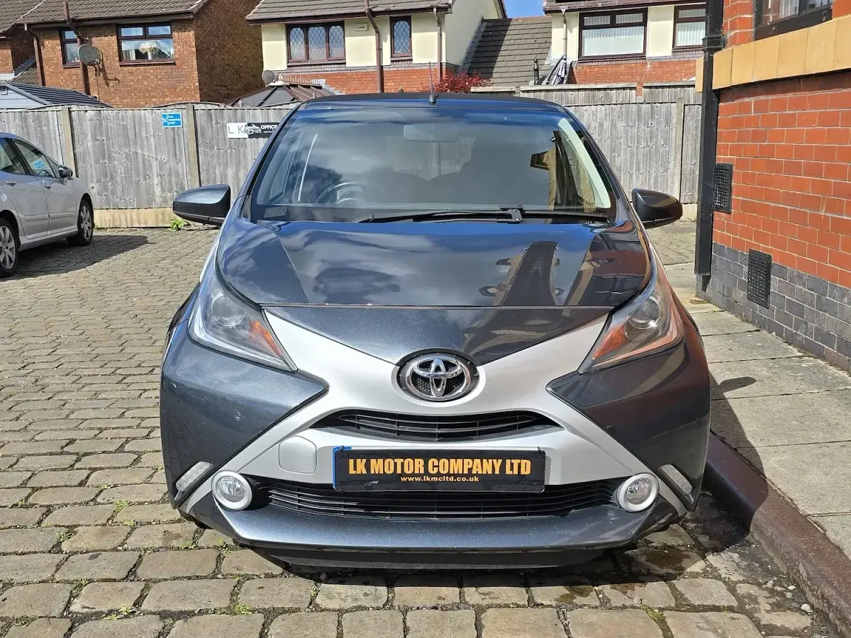 Used Toyota Aygo X-clusiv 69 HP (50 kW) 2016 Grey Hatchback