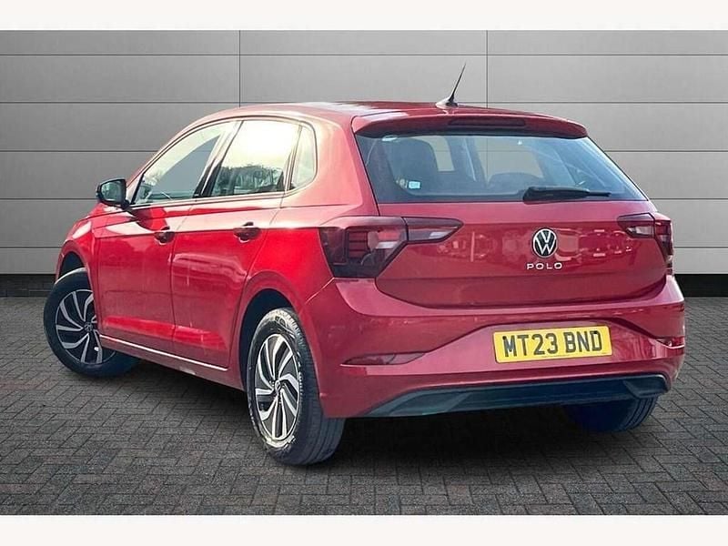 Used VW Polo Life 95 HP (69 kW) 2023 Red Hatchback