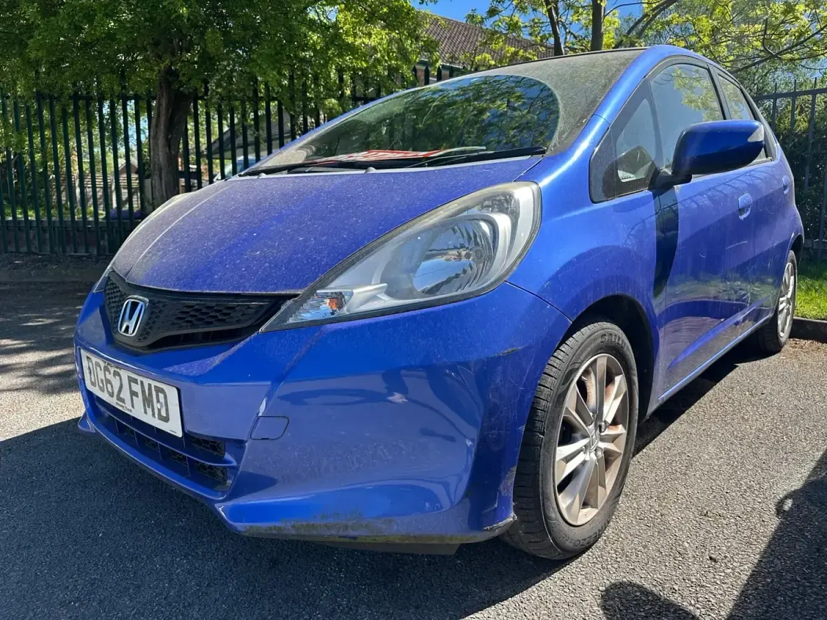 Second-hand Honda Jazz ES 99 CP (72 kW) 2012 Albastru Hatchback