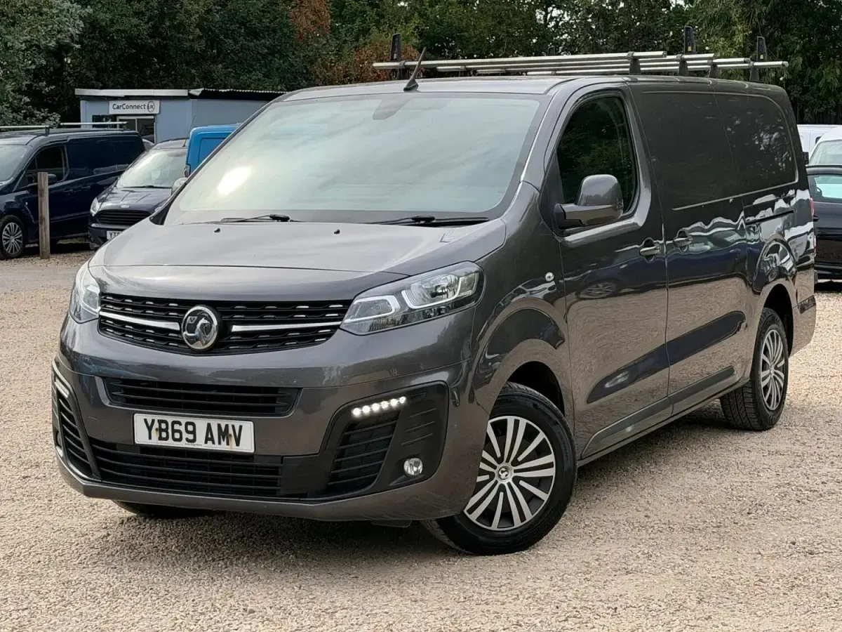 Used Vauxhall Vivaro Sportive 120 HP (88 kW) 2019 Grey MPV
