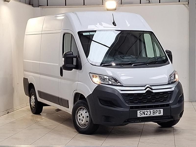 White Used 2023 Citroën Relay Van | £16,998 (Fair price) - Image 1/4