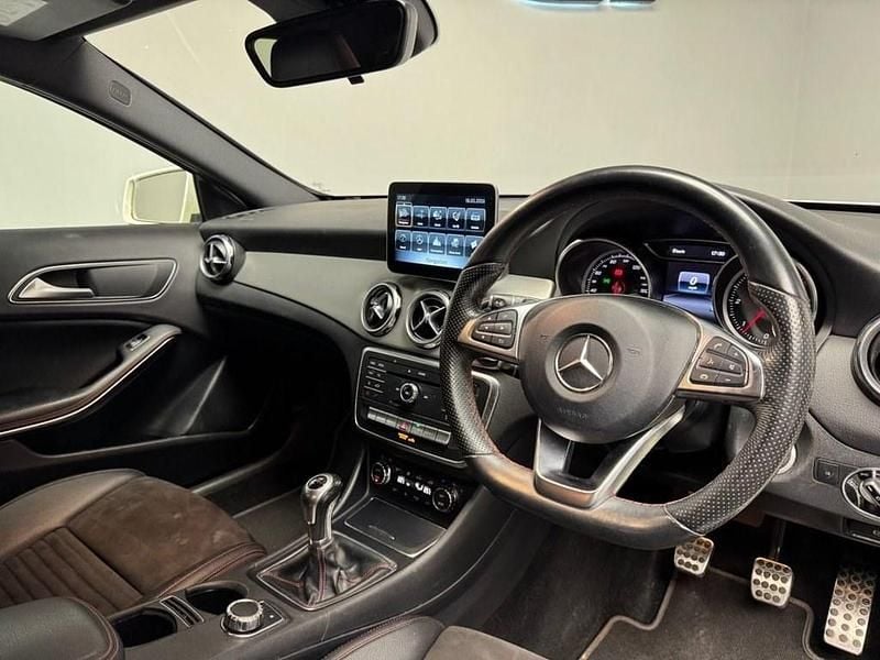 Used Mercedes GLA200 AMG line 136 HP (100 kW) 2017 White SUV
